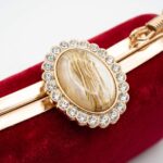 Ruby Cameo Clutch - Image 9