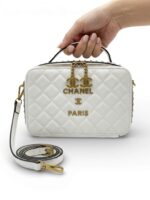 Pearl vanity Handbag - Image 6